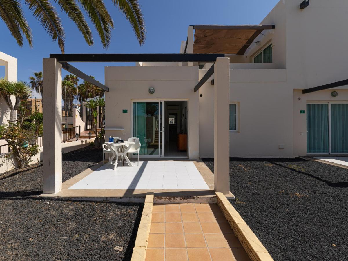 Homeforguest Apartamento Con Terraza Y Piscina En Corralejo Exterior foto